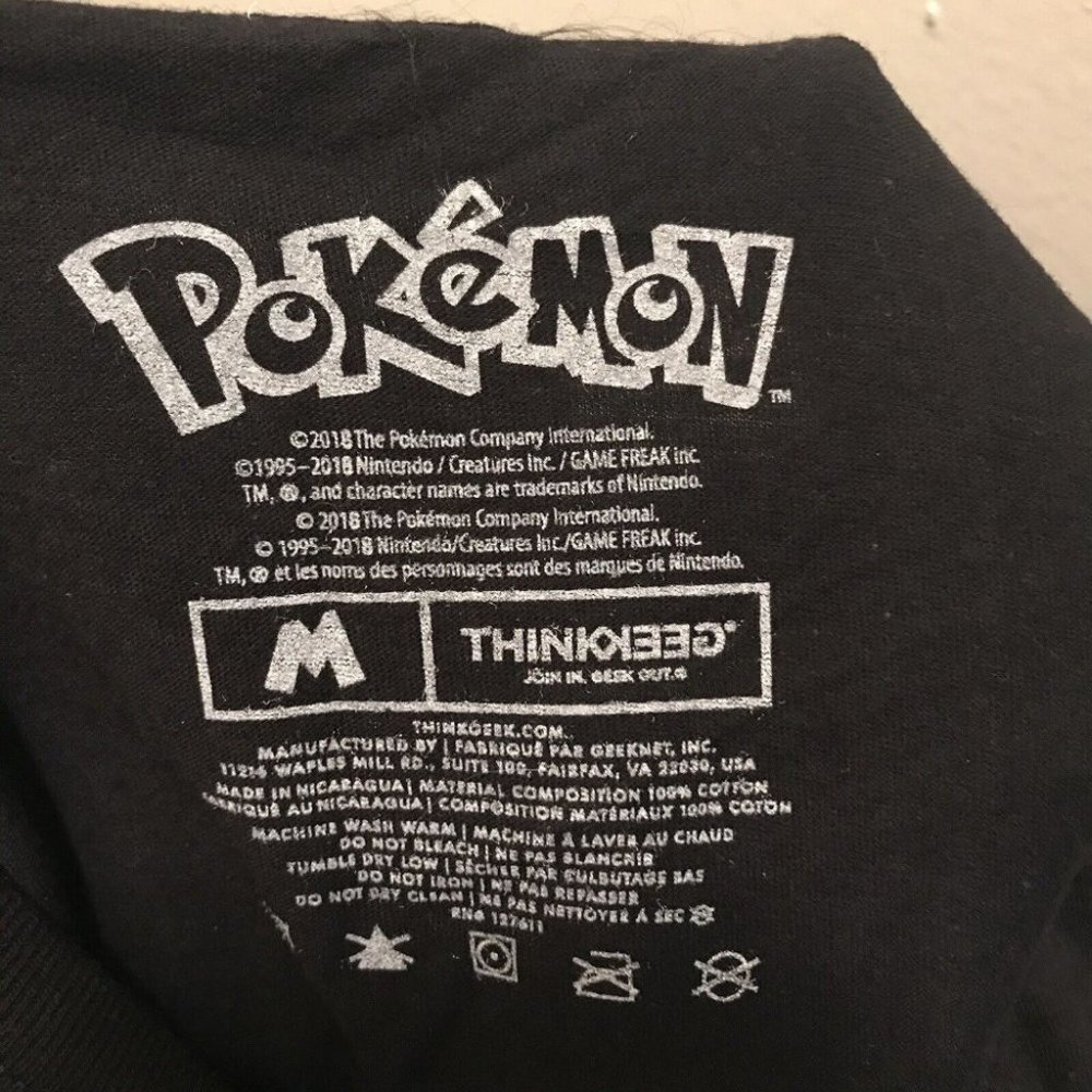 Pokémon Pikachu Japanese Graphic Shirt ThinkGeek NEW Medium - Picture 6 of 6